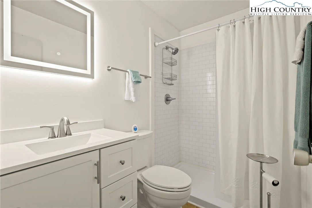 Image number 7 for the current listing