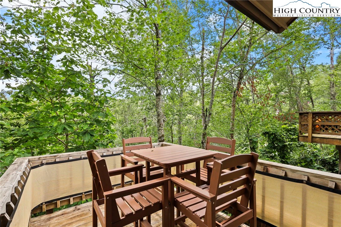 Image number 11 for the current listing