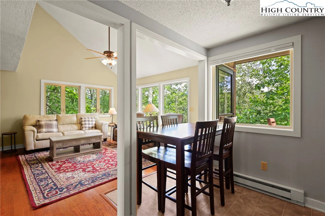 Image number 13 for the current listing