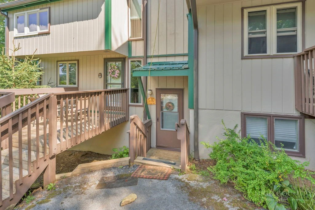 Image number 5 for the current listing