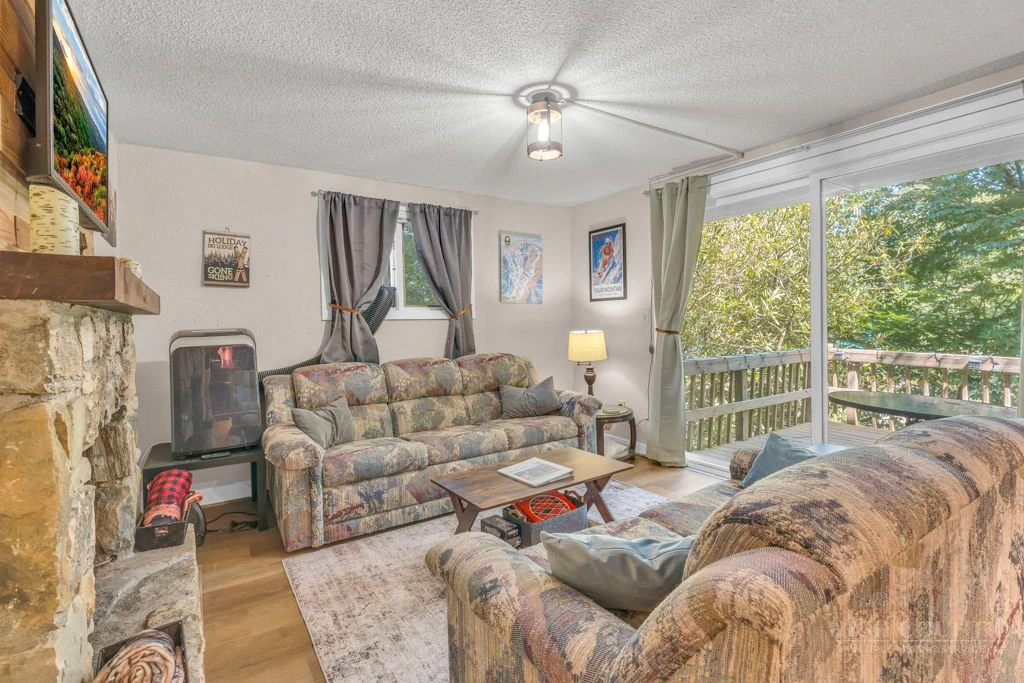 Image number 11 for the current listing