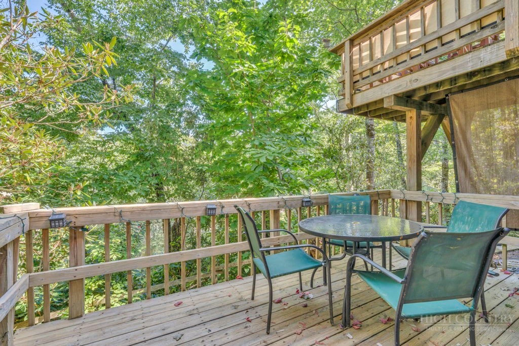 Image number 21 for the current listing