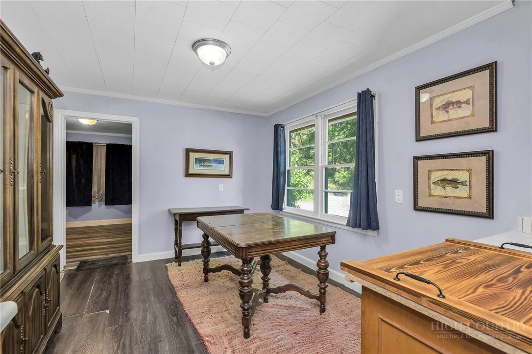 Image number 14 for the current listing
