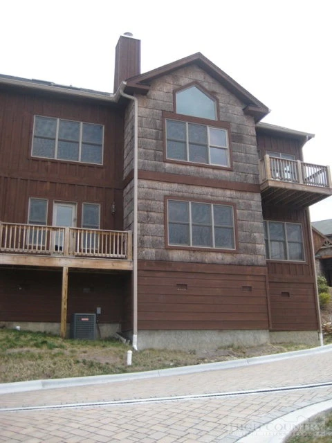 Image number 2 for the current listing