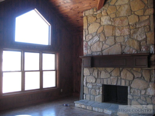 Image number 12 for the current listing