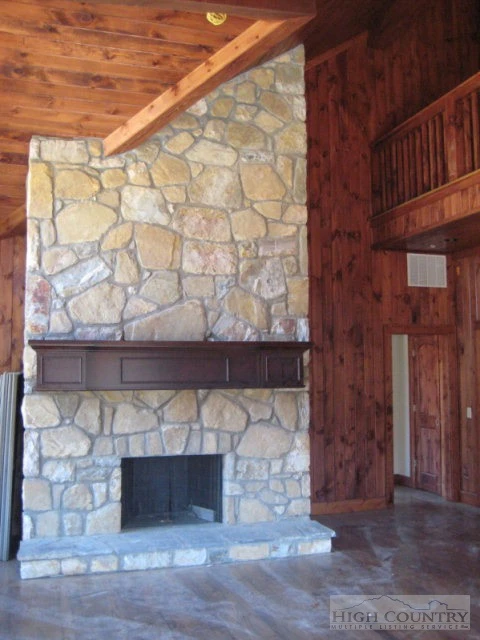 Image number 9 for the current listing