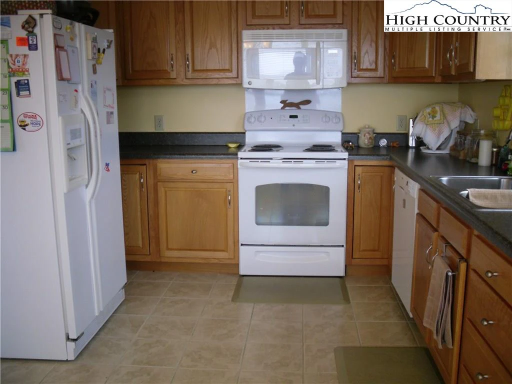 Image number 20 for the current listing