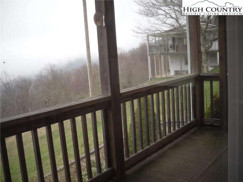 Image number 18 for the current listing