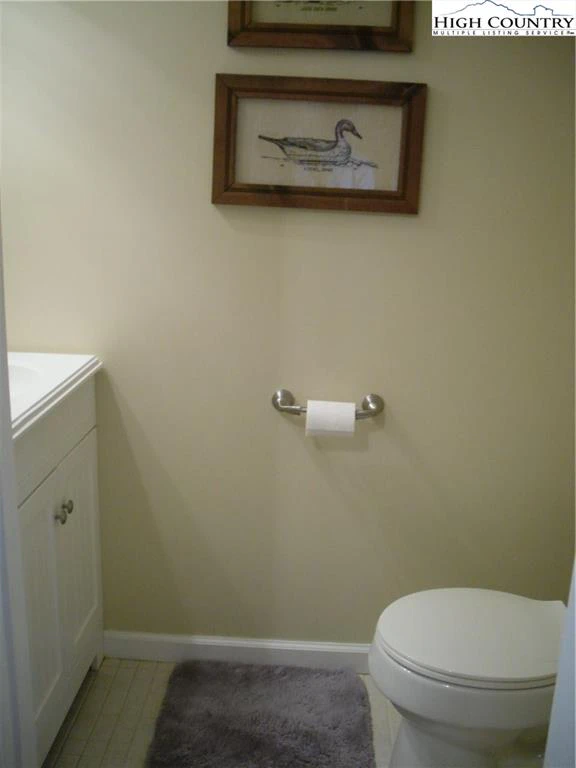 Image number 3 for the current listing