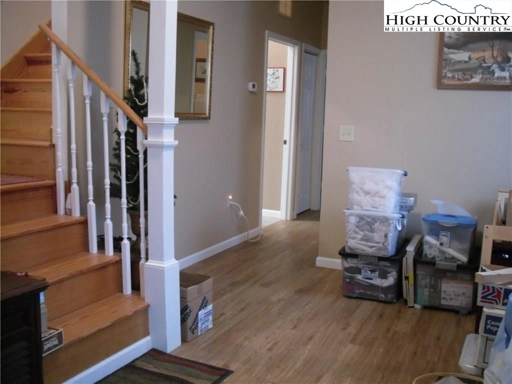 Image number 2 for the current listing