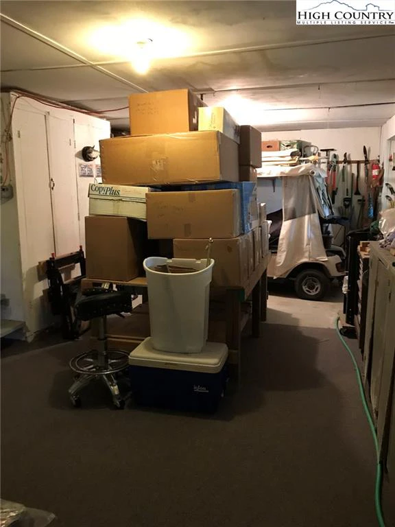 Image number 13 for the current listing