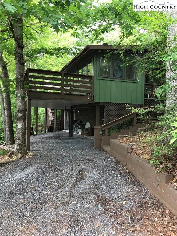 Image number 17 for the current listing