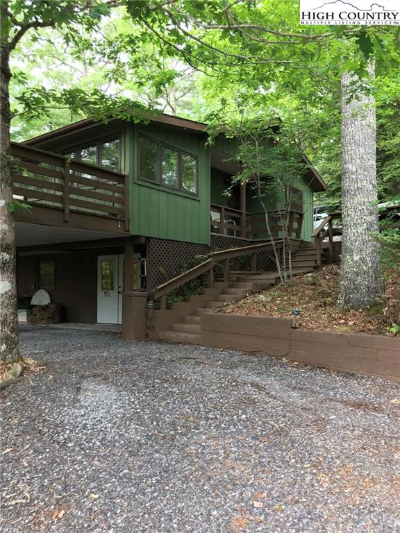 Image number 18 for the current listing