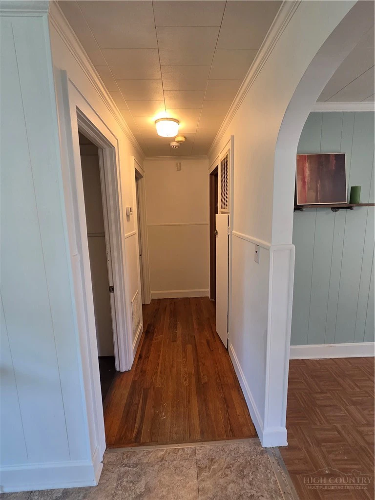 Image number 3 for the current listing