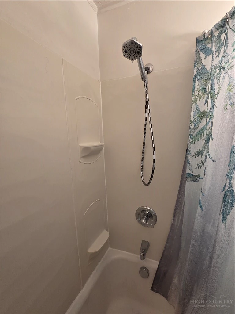 Image number 7 for the current listing