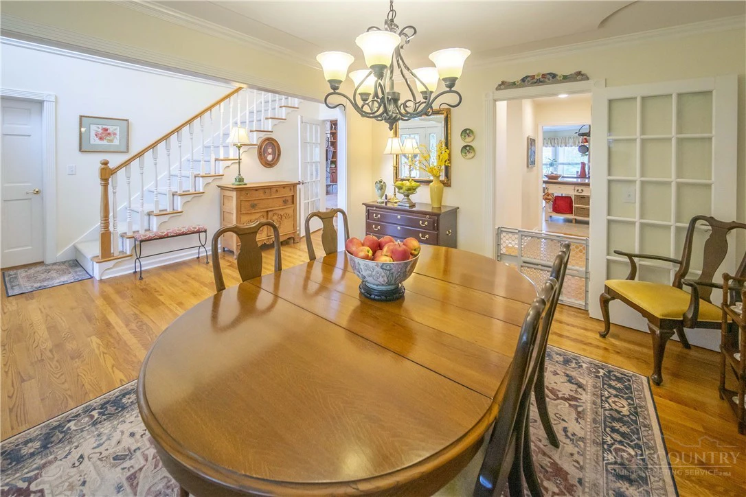Image number 6 for the current listing