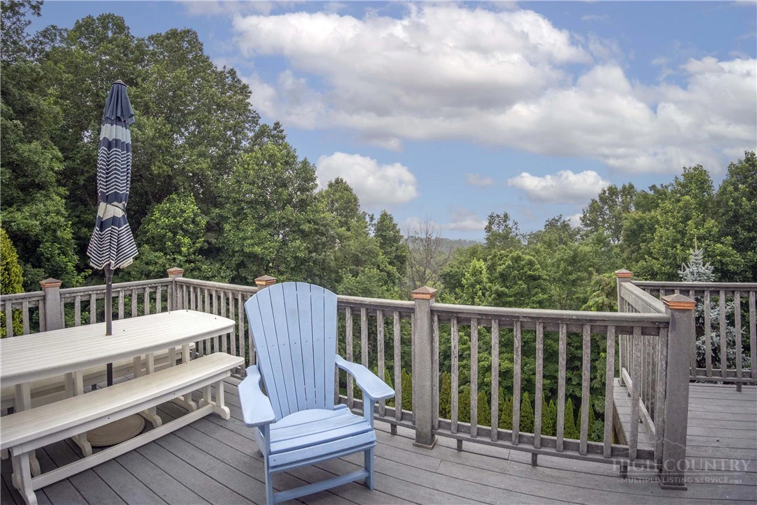 Image number 16 for the current listing