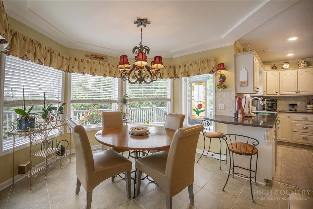 Image number 10 for the current listing