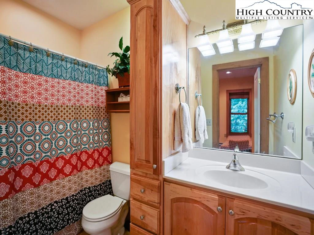 Image number 2 for the current listing