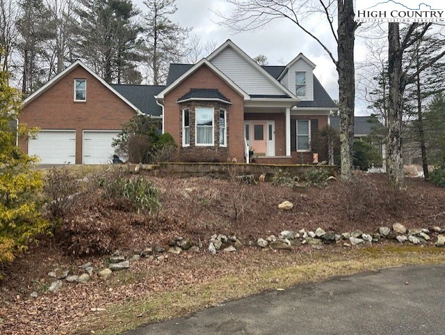 Image number 1 for the current listing