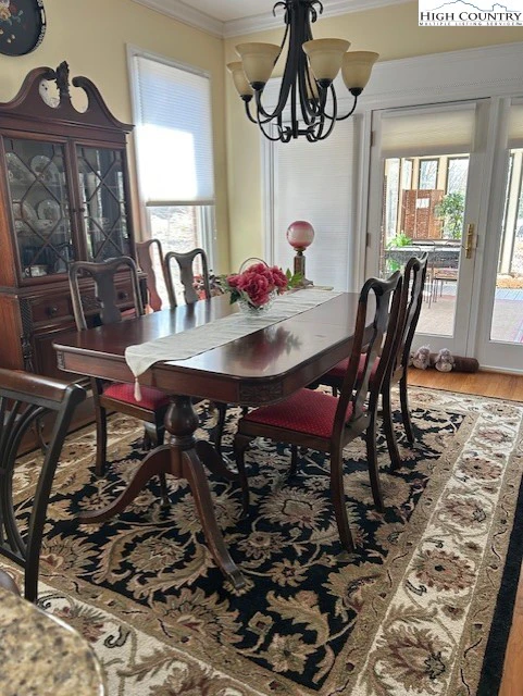 Image number 18 for the current listing