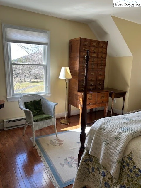 Image number 16 for the current listing