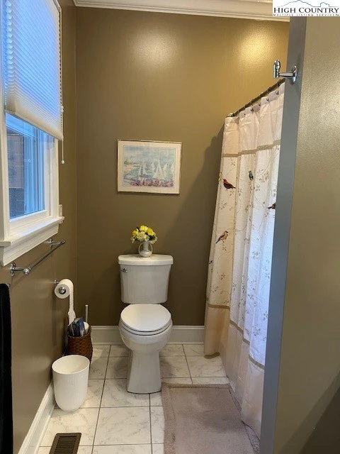 Image number 2 for the current listing