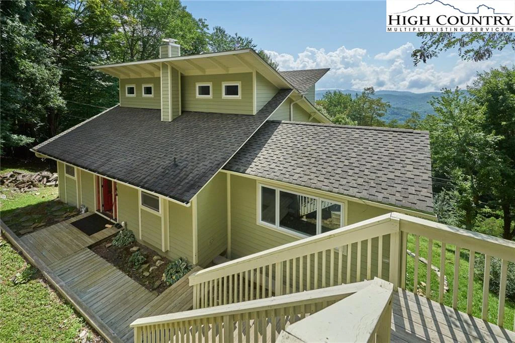Image number 1 for the current listing
