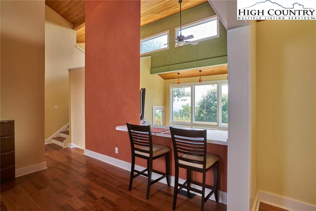Image number 20 for the current listing