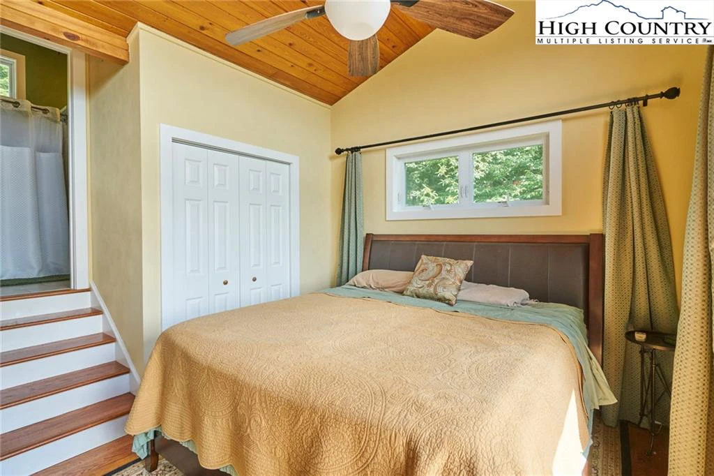 Image number 10 for the current listing