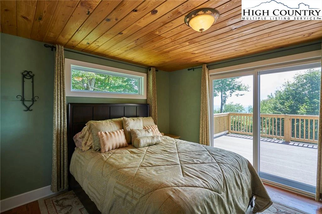Image number 6 for the current listing