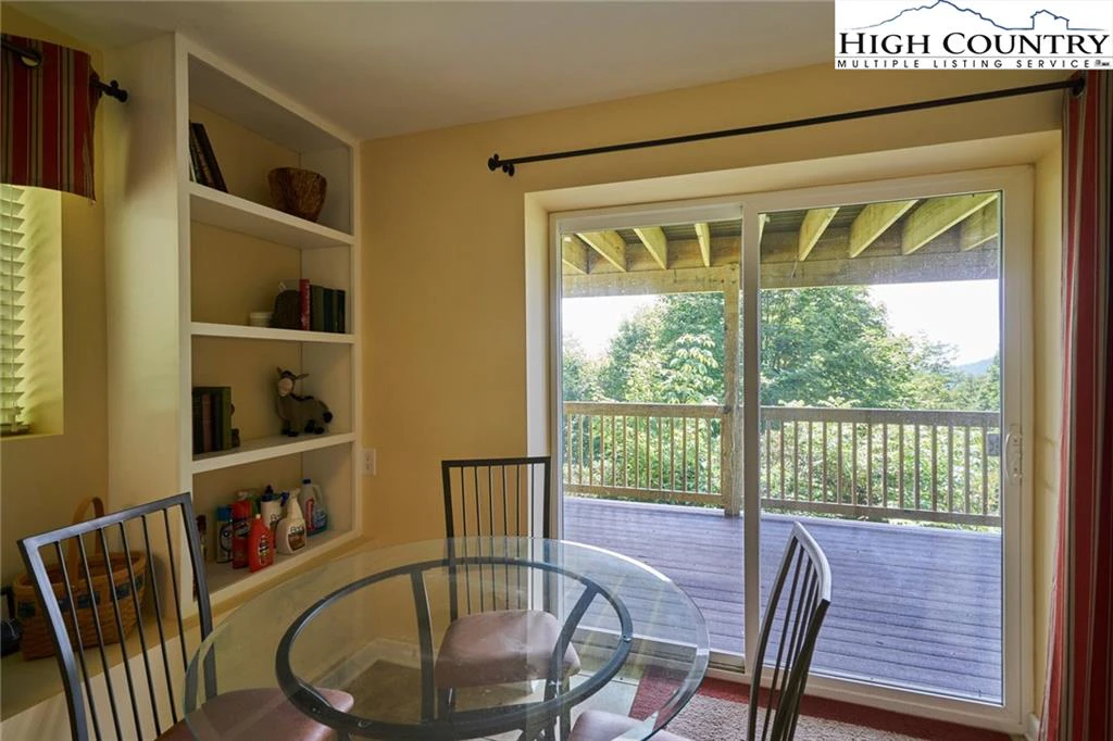 Image number 7 for the current listing
