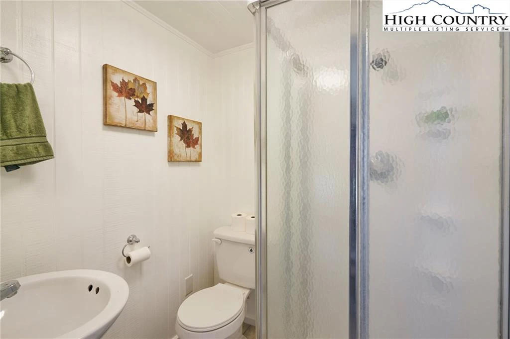 Image number 9 for the current listing