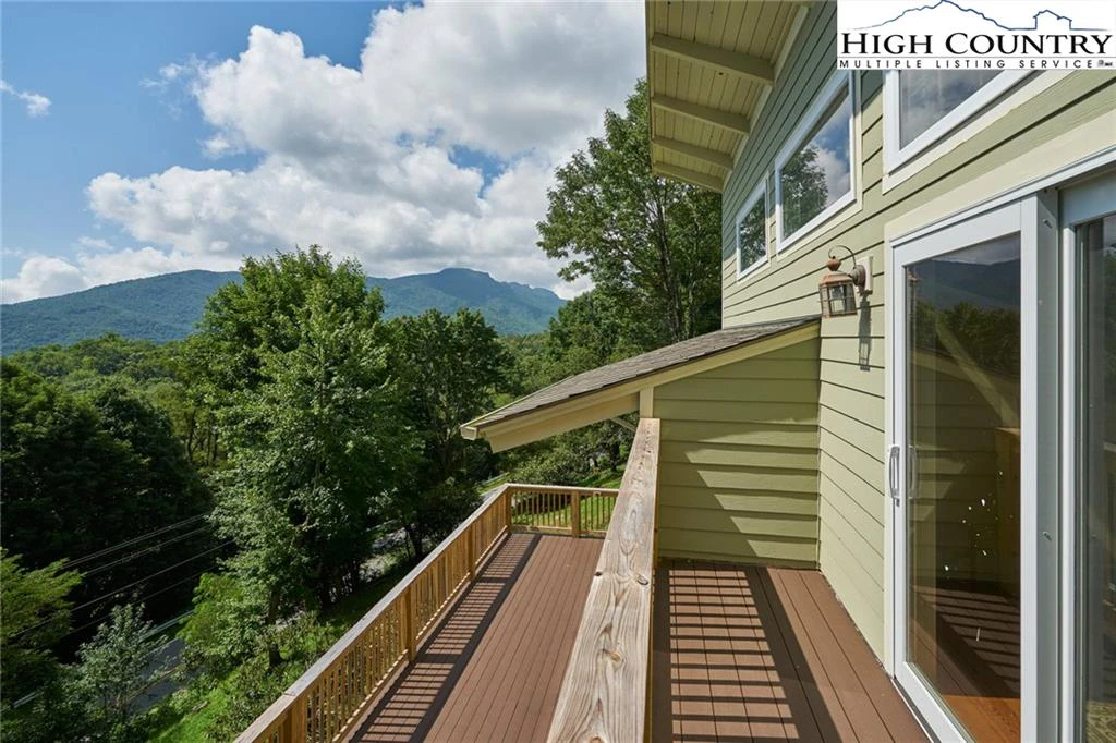 Image number 12 for the current listing