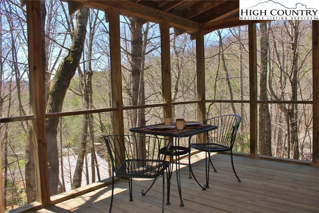 Image number 14 for the current listing