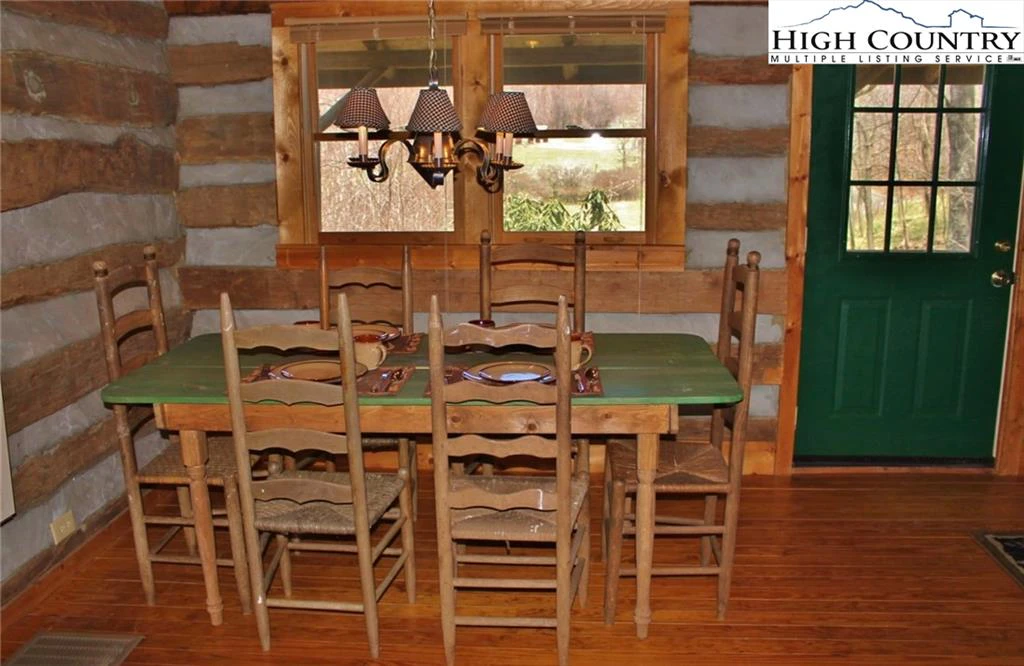 Image number 2 for the current listing