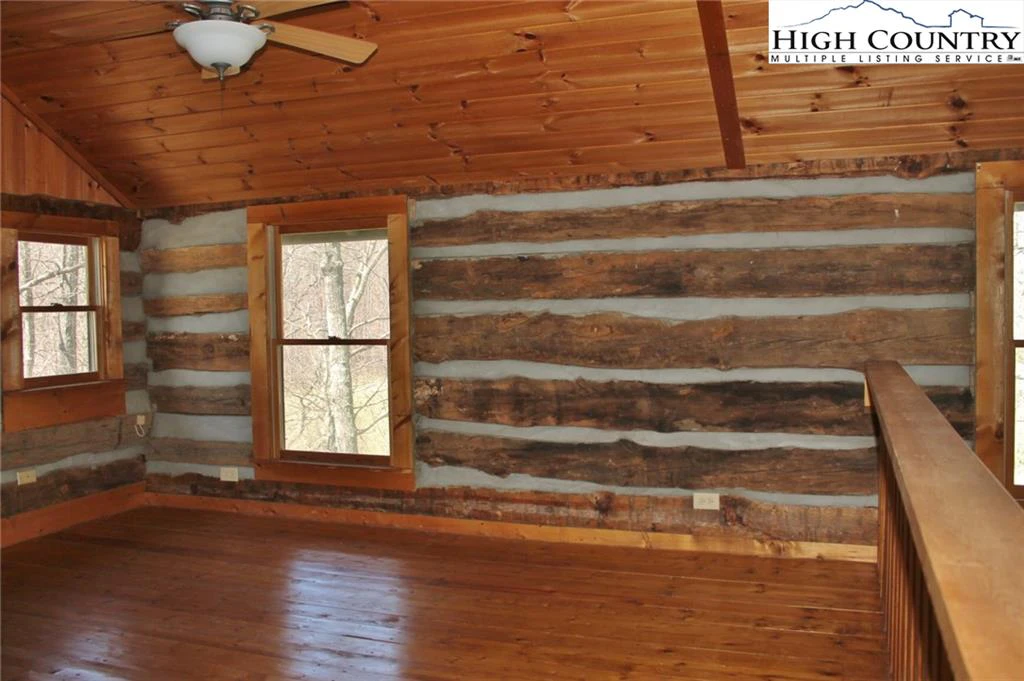 Image number 10 for the current listing