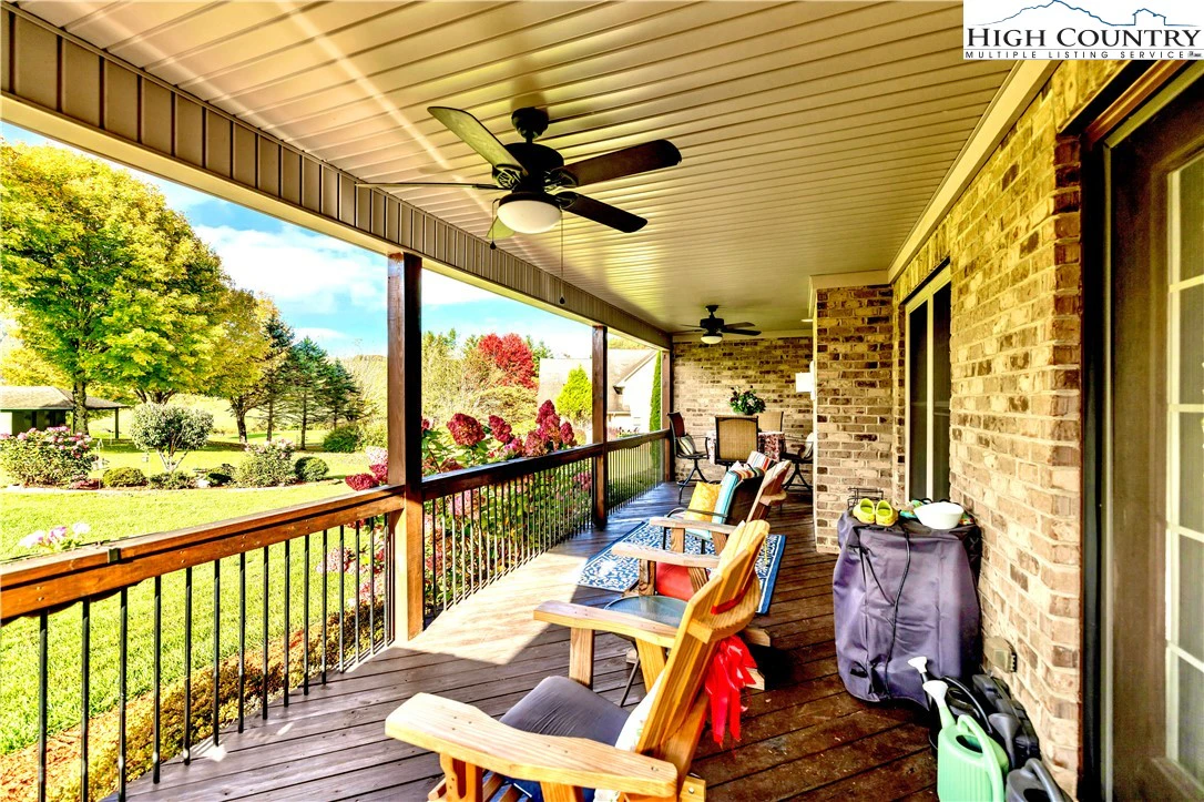 Image number 14 for the current listing
