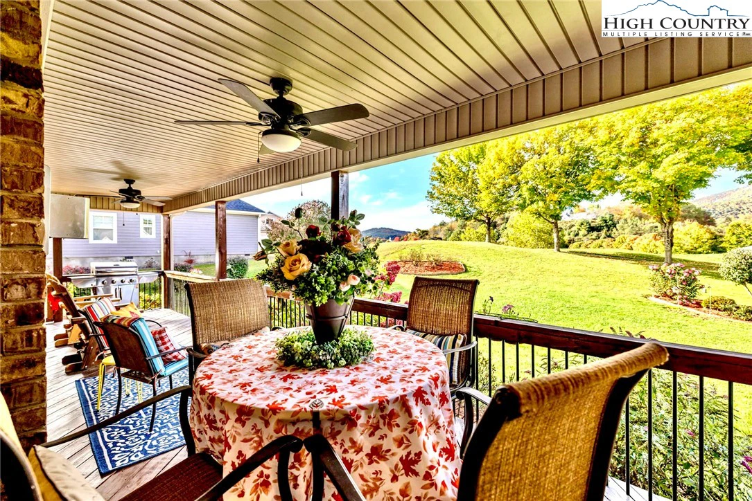 Image number 3 for the current listing