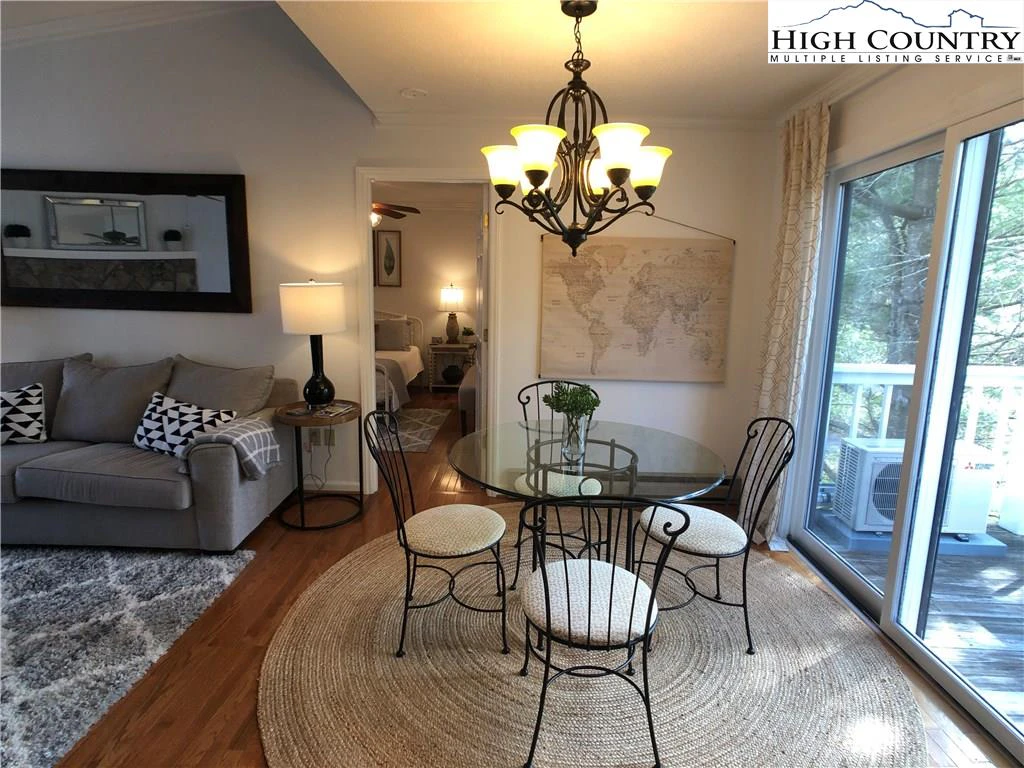 Image number 18 for the current listing