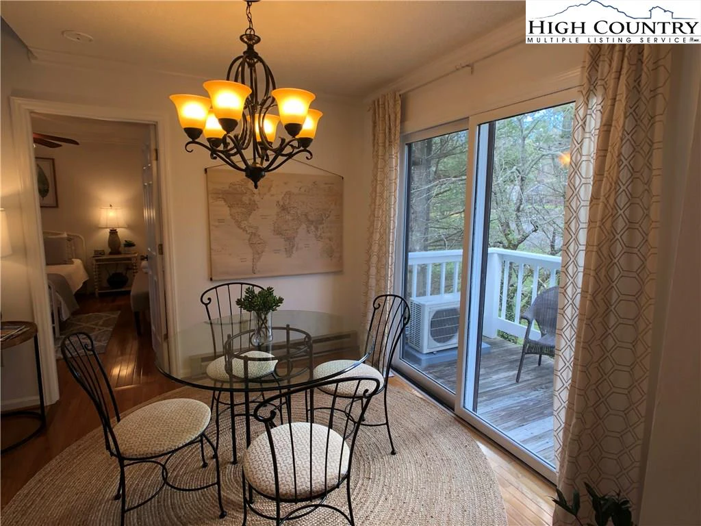 Image number 12 for the current listing
