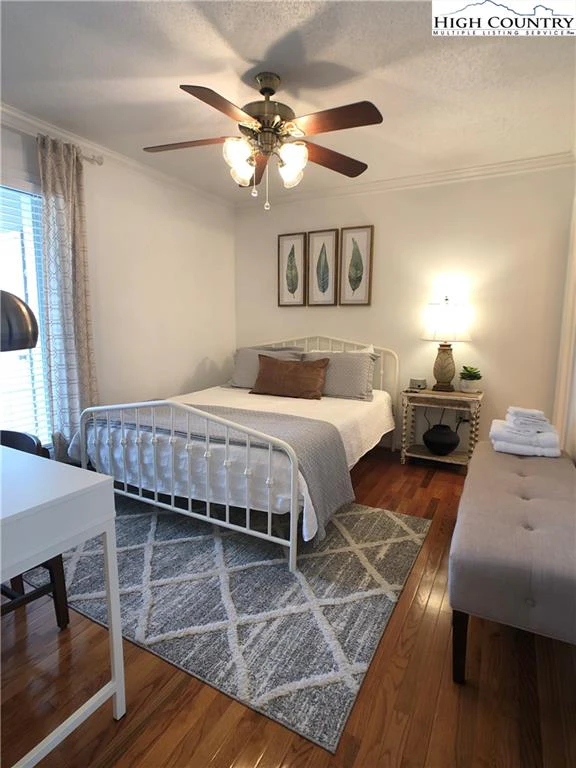 Image number 11 for the current listing