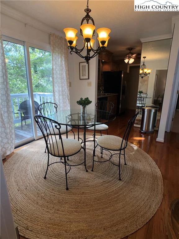 Image number 6 for the current listing