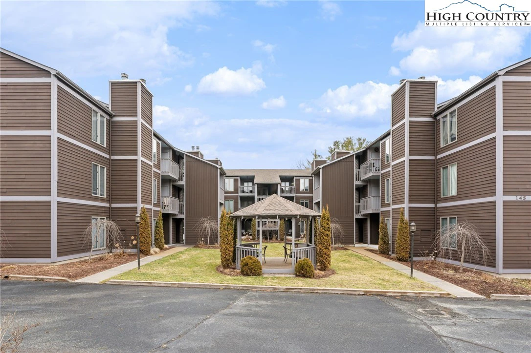 Image number 1 for the current listing