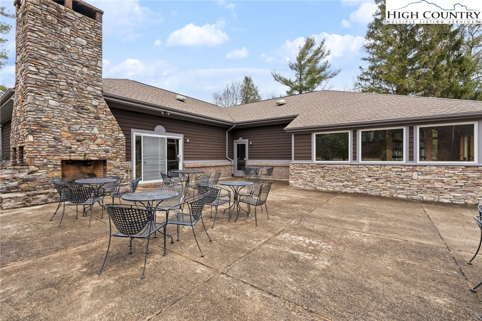 Image number 18 for the current listing