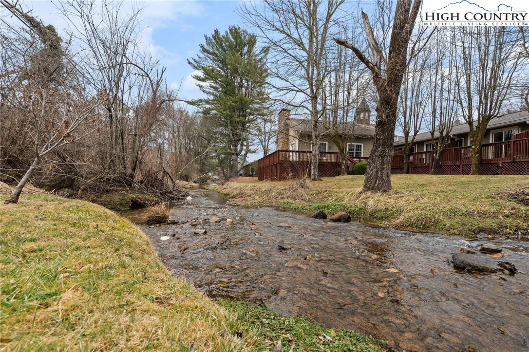 Image number 19 for the current listing