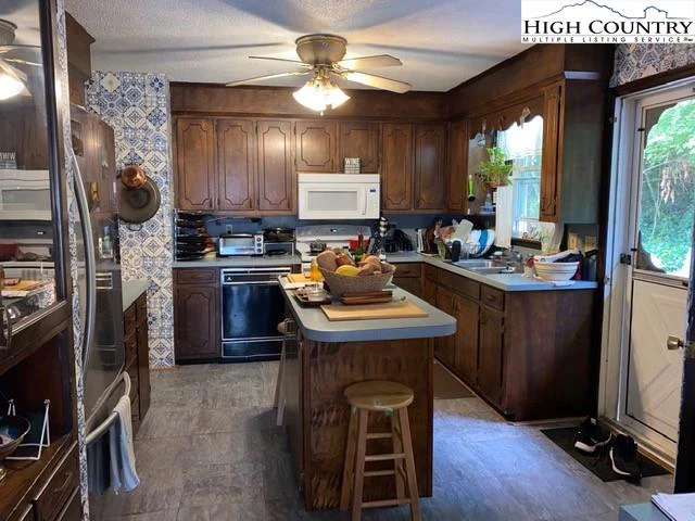 Image number 18 for the current listing