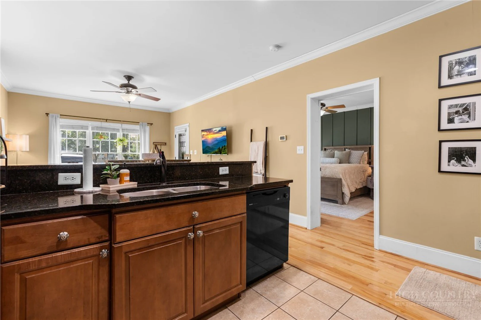 Image number 12 for the current listing