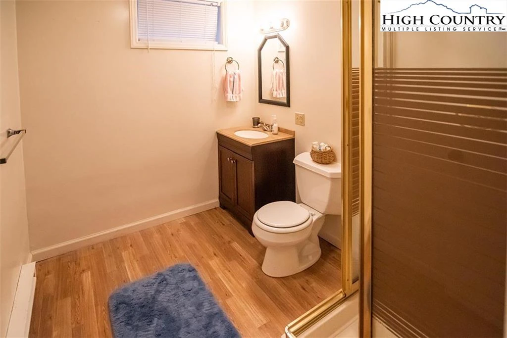 Image number 7 for the current listing