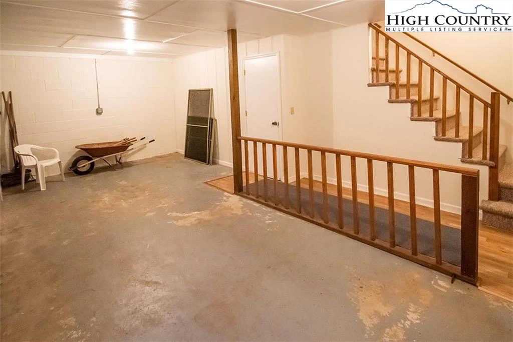 Image number 5 for the current listing